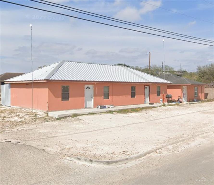5497 East Guerra Street Rio Grande City, TX 78582 - Photo 2 of 13 a backyard of a house