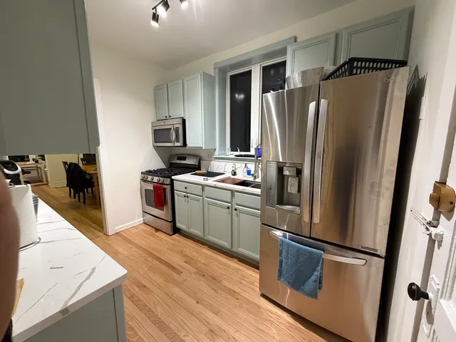 $2,500 | 3349 West Eastwood Avenue, Unit 2, Chicago, IL 60625