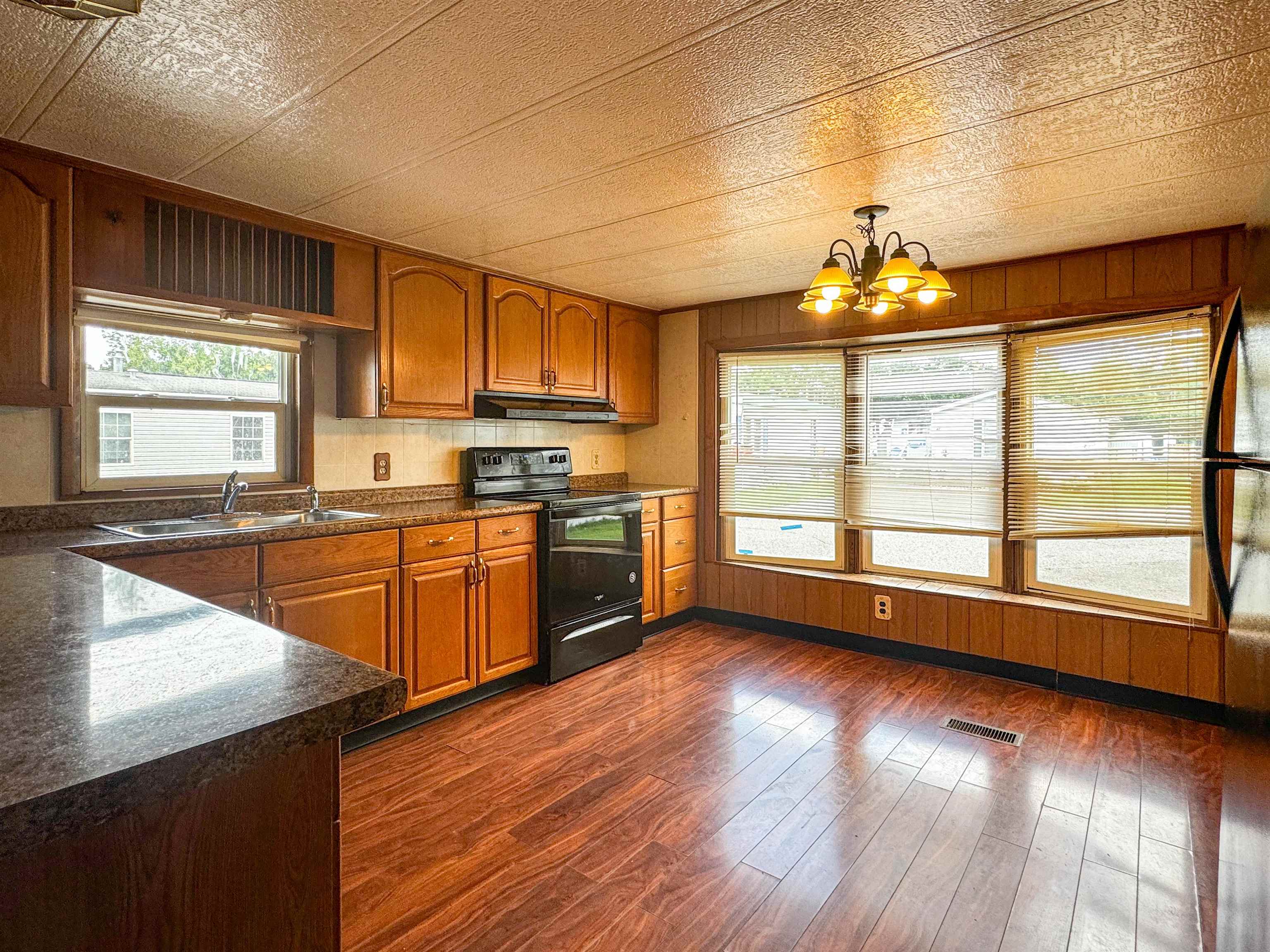 43 1st Street Colchester, VT 05446 - Photo 5 of 11 Gallery Image 5