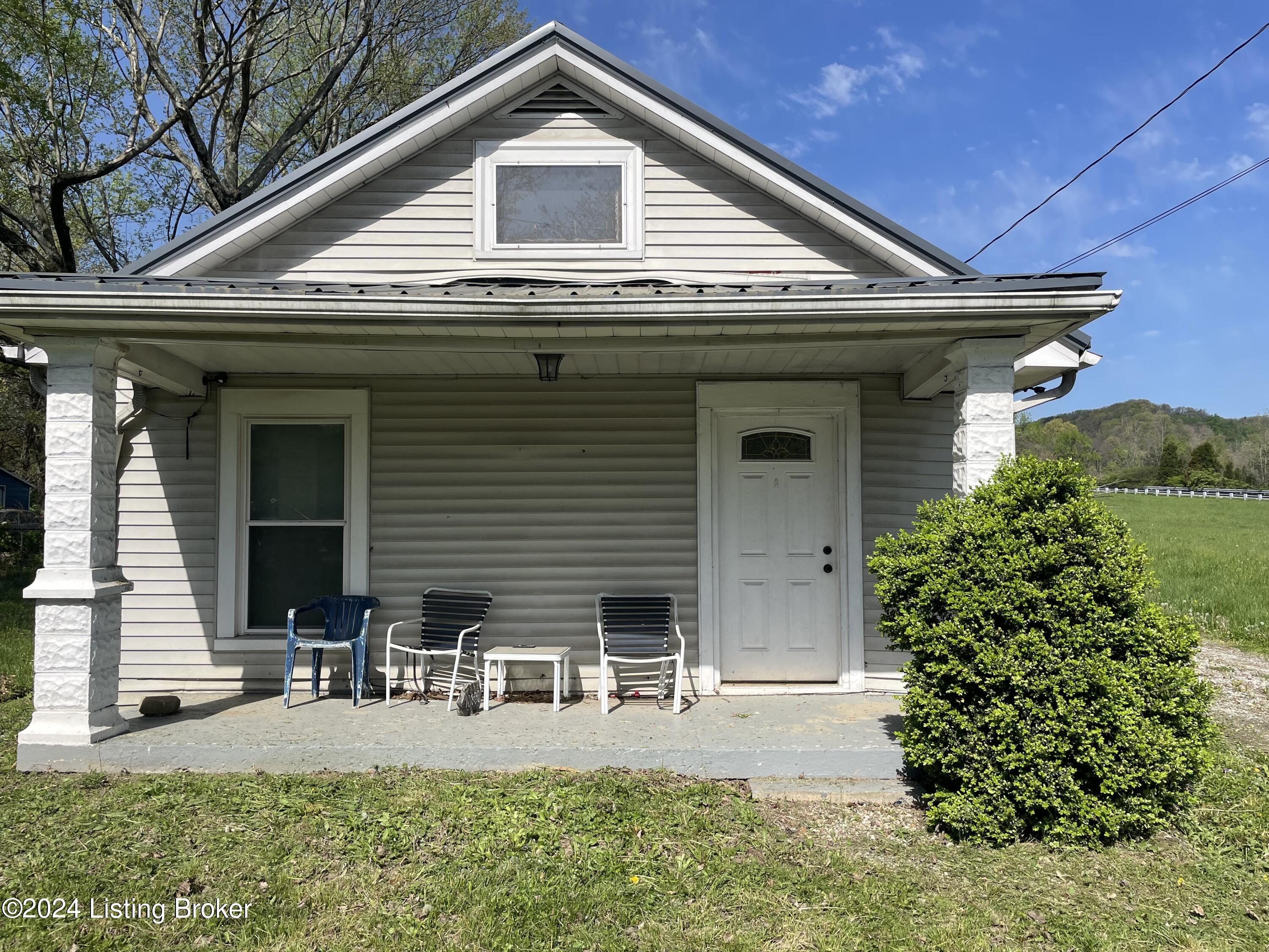 10800 Blue Lick Road Louisville, KY 40229 - Photo 2 of 40 IMG_6823