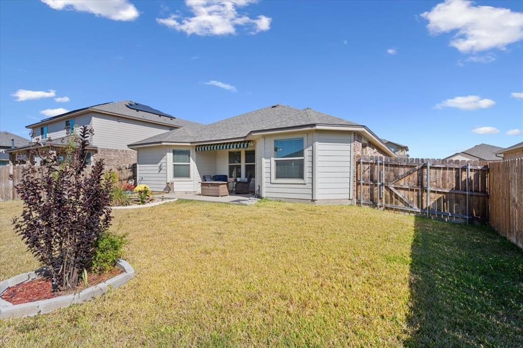11204 Echo Drive Waco, TX 76708 - Photo 26 of 27 a front view of a house with a yard