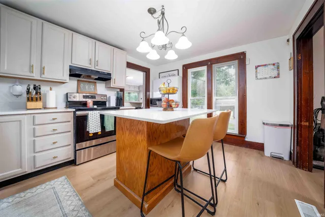 $214,900 | 2220 North Huntington Road, Marion, IN 46952