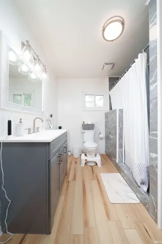 $214,900 | 2220 North Huntington Road, Marion, IN 46952