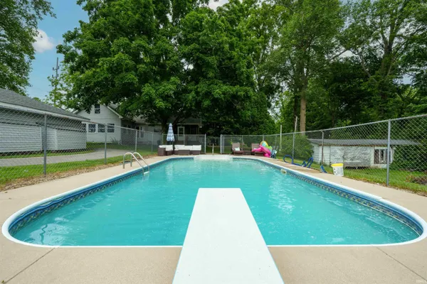 $199,900 | 2220 North Huntington Road, Marion, IN 46952