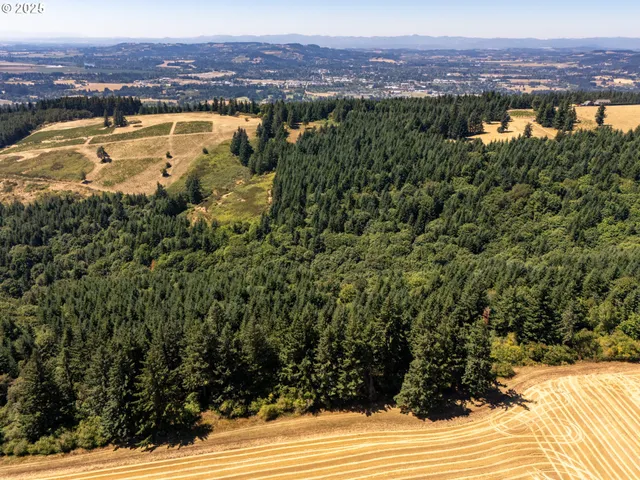 a view of an ocean view