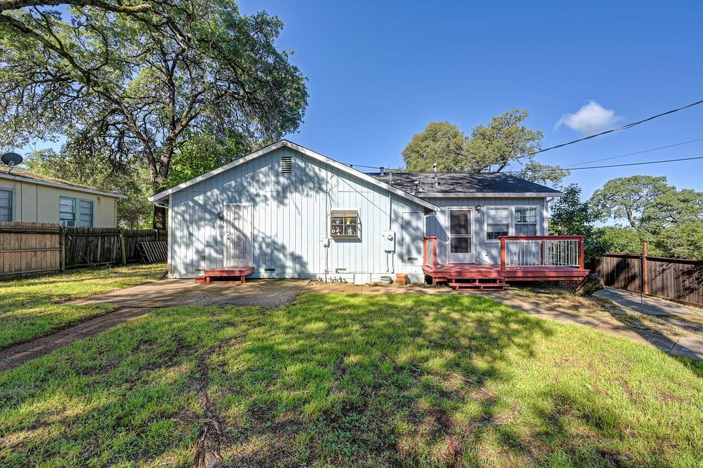 12365 Reba Road Auburn, CA 95603 - Photo 4 of 62 a view of a house with backyard and sitting area