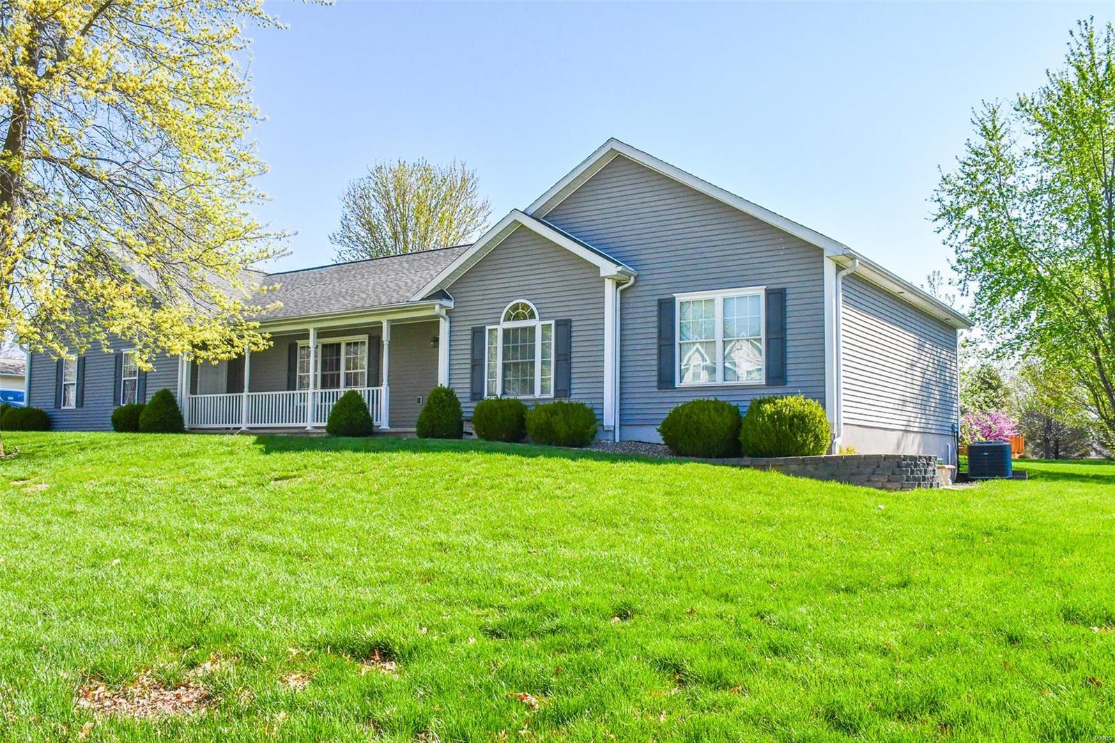 7 Quail Ridge Drive Pittsfield, IL 62363 - Photo 1 of 60 Gallery Image 1