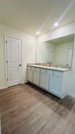 $2,700 | 5164 Southwest 49th Lane, Gainesville, FL 32608