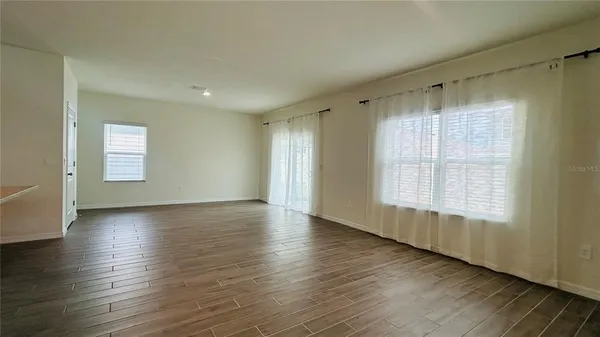 $2,700 | 5164 Southwest 49th Lane, Gainesville, FL 32608