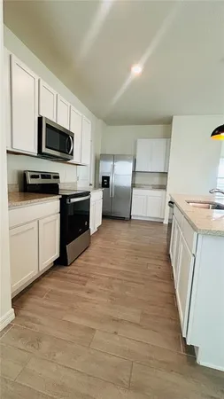 $2,700 | 5164 Southwest 49th Lane, Gainesville, FL 32608
