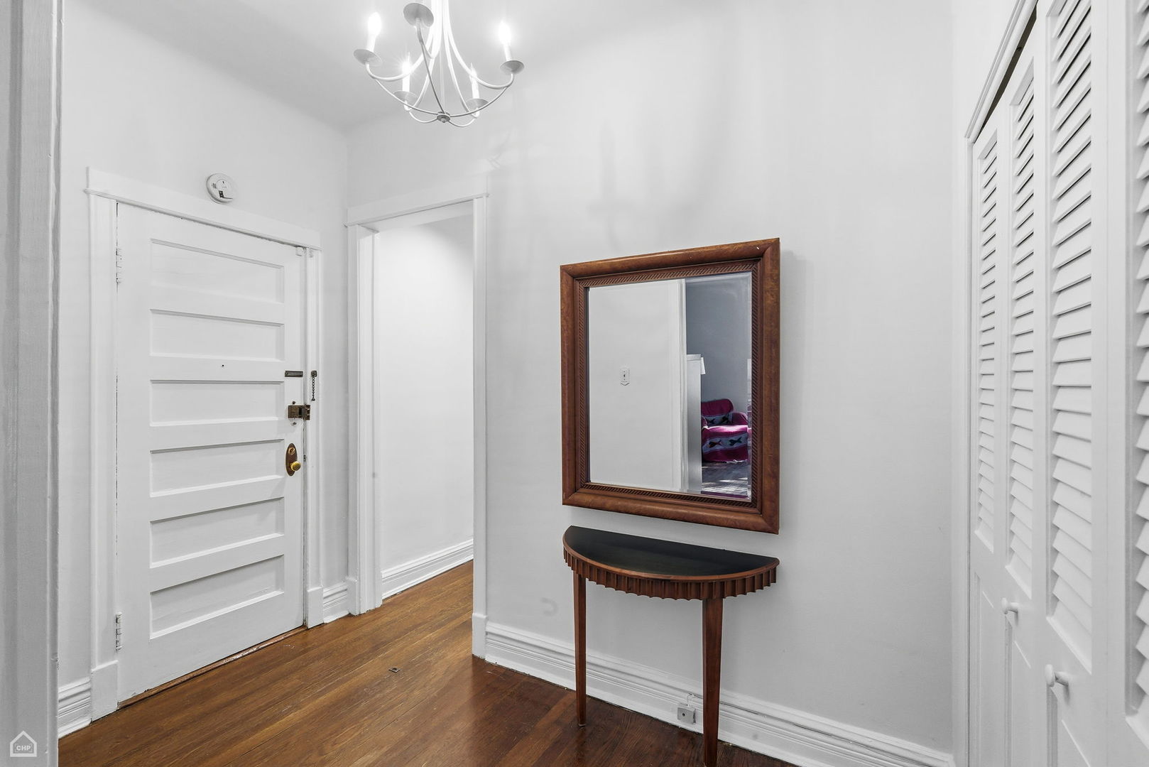 1404 East 56th Street, Unit 1 Chicago, IL 60637 - Photo 2 of 12