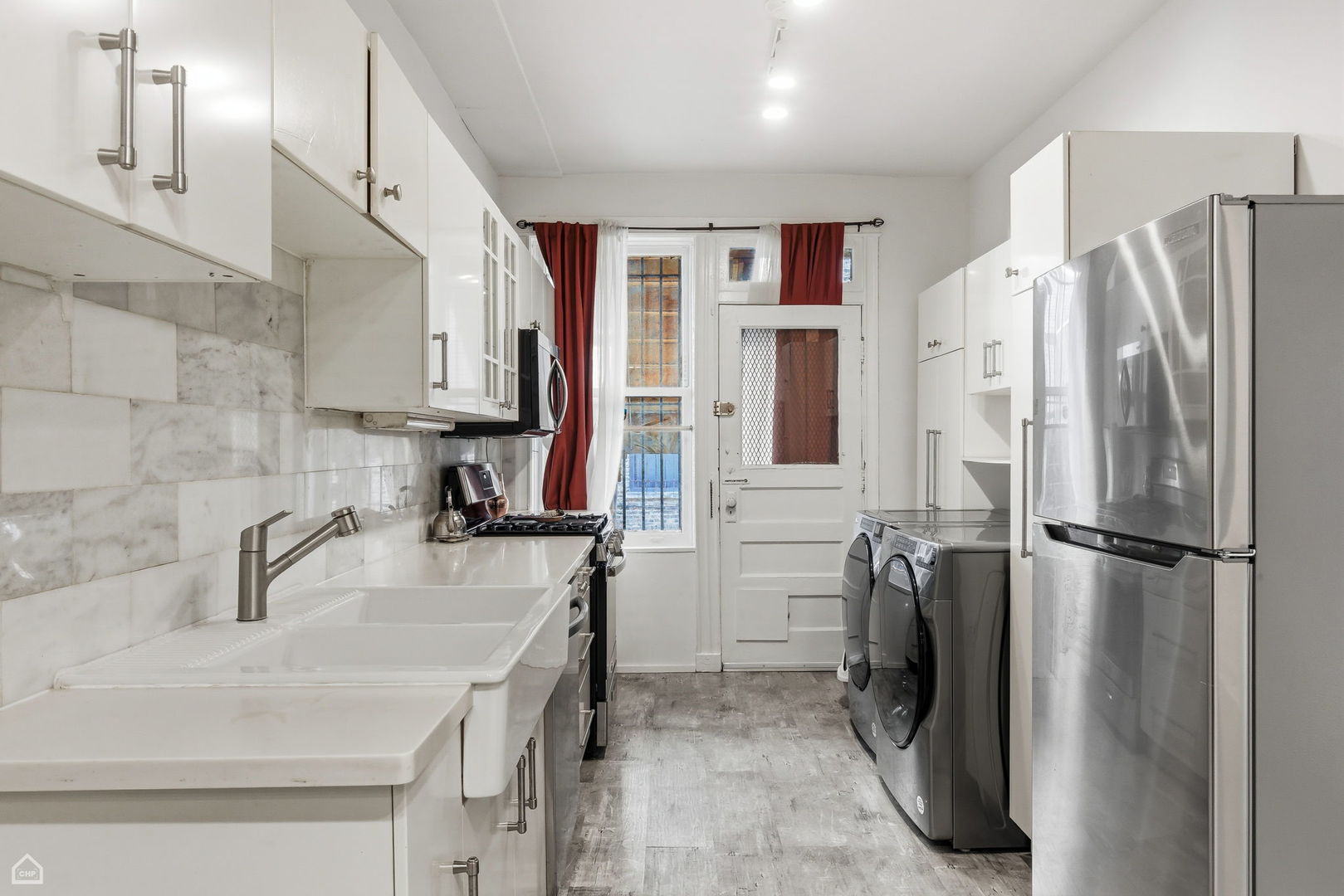 1404 East 56th Street, Unit 1 Chicago, IL 60637 - Photo 6 of 12