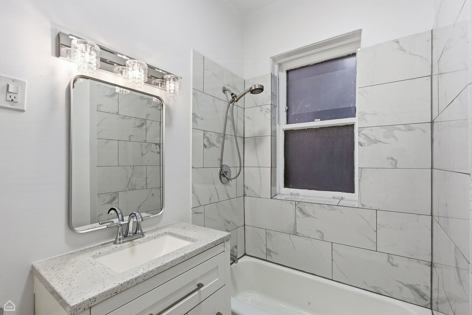 1404 East 56th Street, Unit 1 Chicago, IL 60637 - Photo 7 of 12