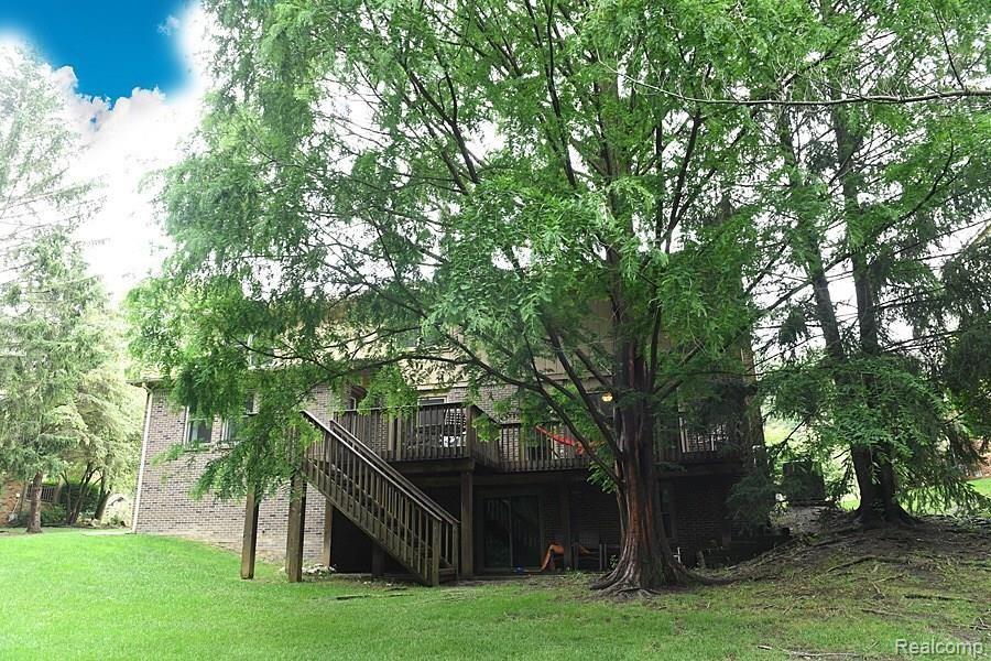 689 Ten Point Drive Rochester Hills, MI 48309 - Photo 5 of 70