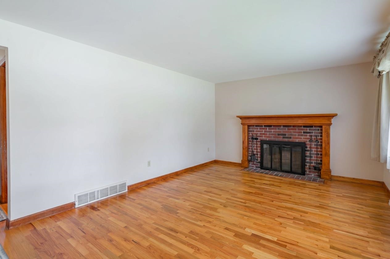 6 Aztec Road Nashua, NH 03063 - Photo 4 of 29