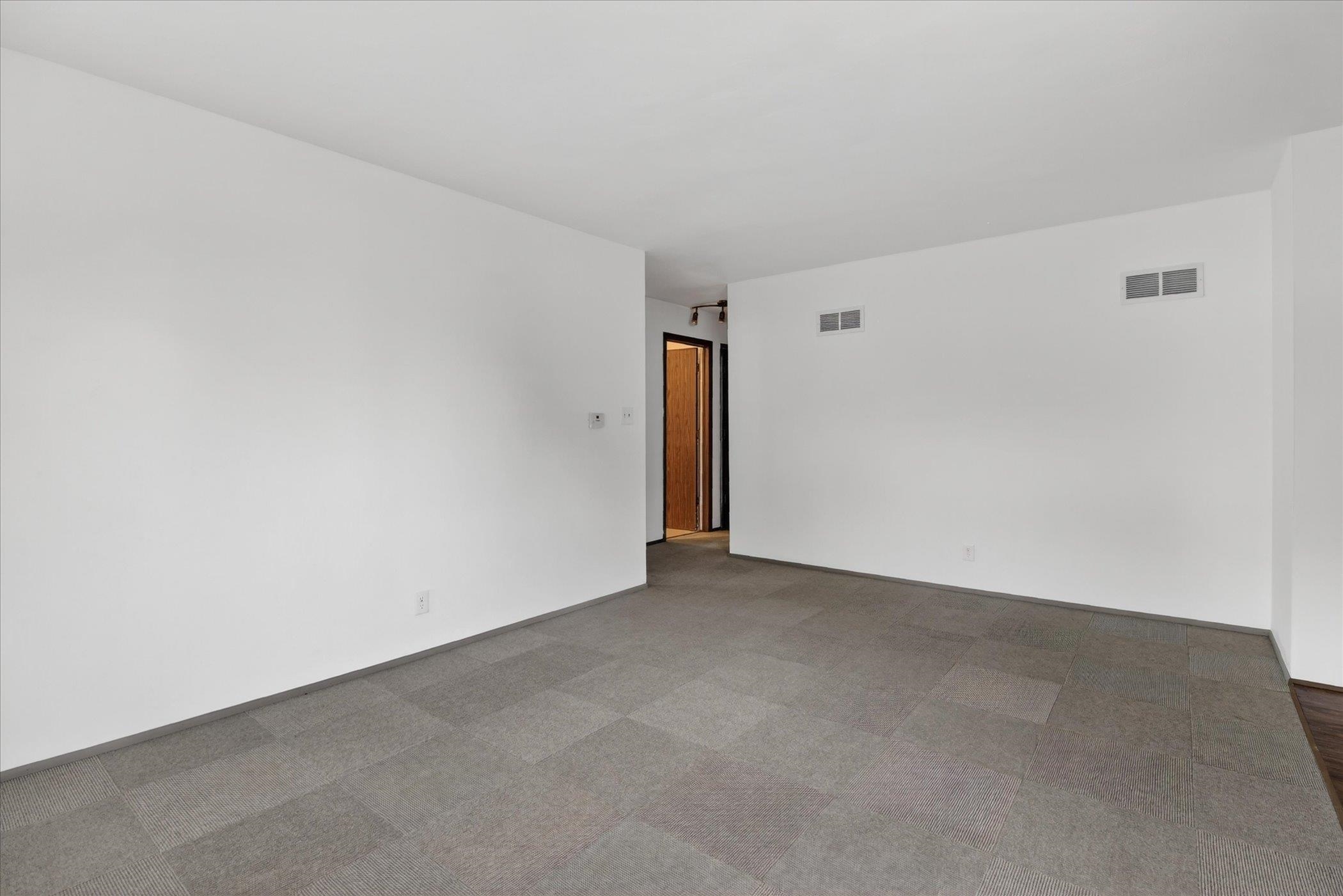 405 West Cherry Street Forreston, IL 61030 - Photo 7 of 40