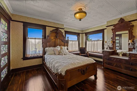 $1,400,000 | 720 North Sheridan Avenue, Tacoma, WA 98403