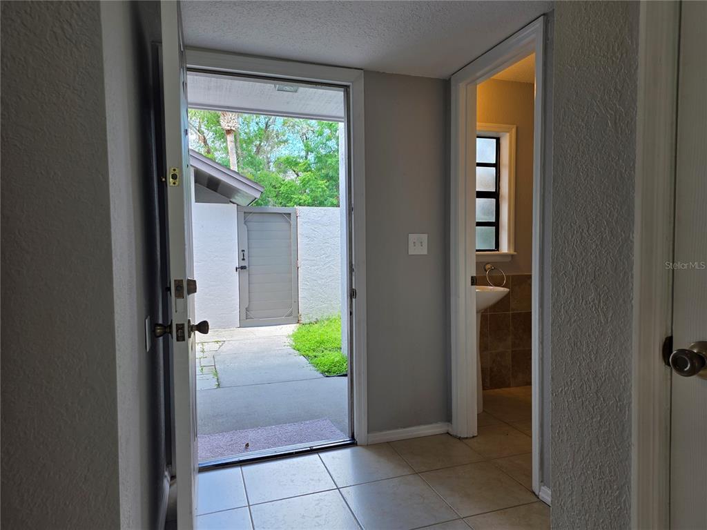 162 Olive Tree Circle Altamonte Springs, FL 32714 - Photo 7 of 47 a view of an entryway