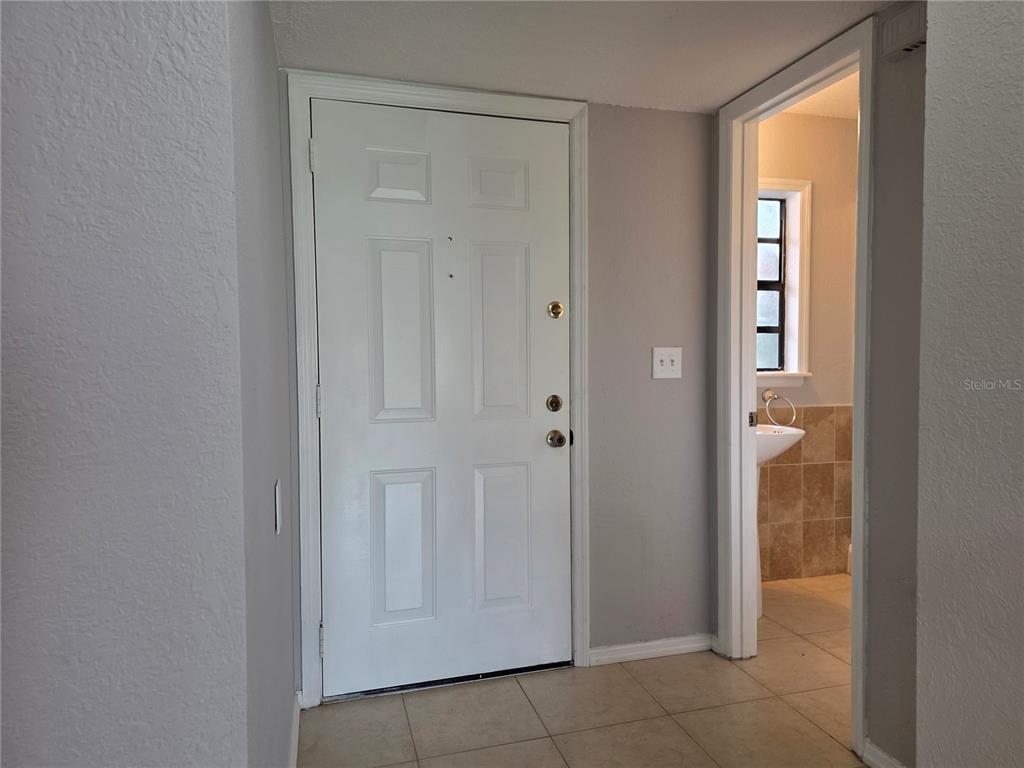 162 Olive Tree Circle Altamonte Springs, FL 32714 - Photo 8 of 47 a view of an entryway space
