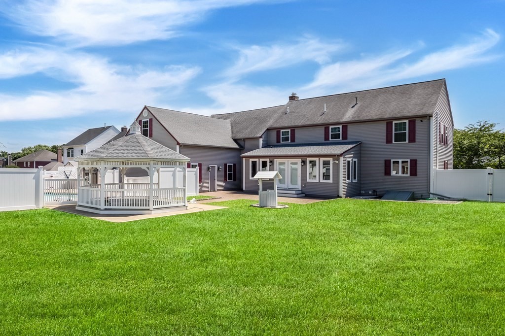 78 Robinette Road Stoughton, MA 02072 - Photo 4 of 27 Gallery Image 4