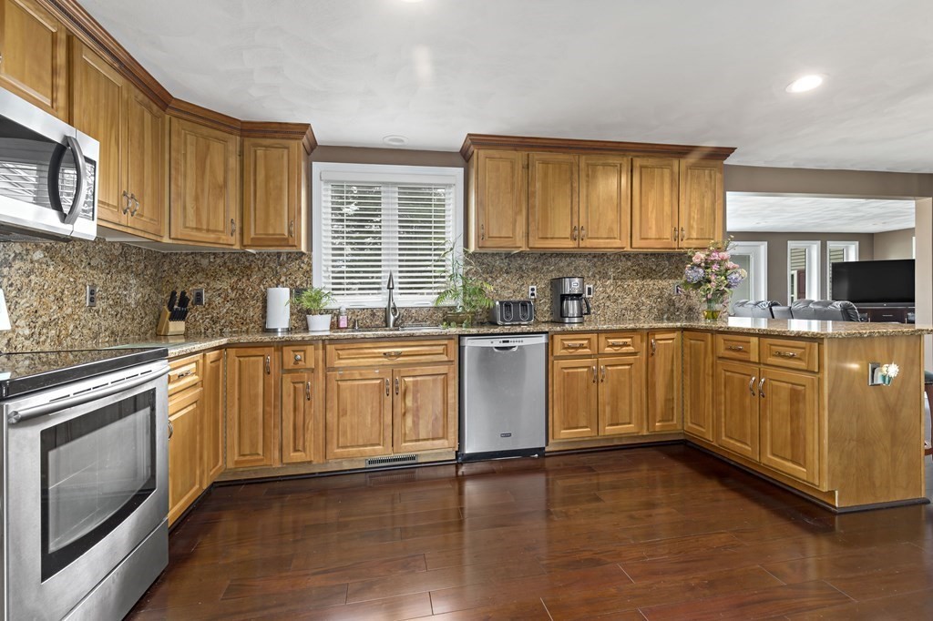 78 Robinette Road Stoughton, MA 02072 - Photo 8 of 27 Gallery Image 8