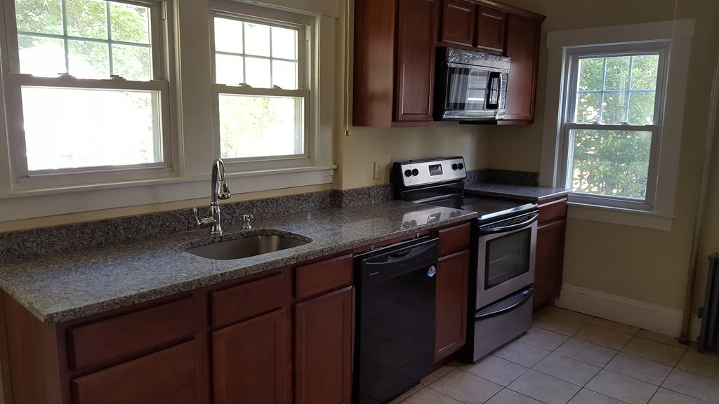34 California Avenue Springfield, MA 01118 - Photo 7 of 9 Gallery Image 7