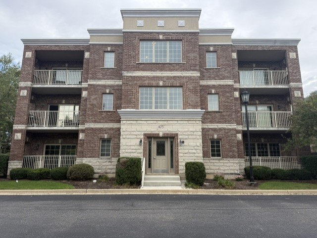 403 West Pierce Road, Unit 302 Itasca, IL 60143 - Photo 1 of 1 Gallery Image 1