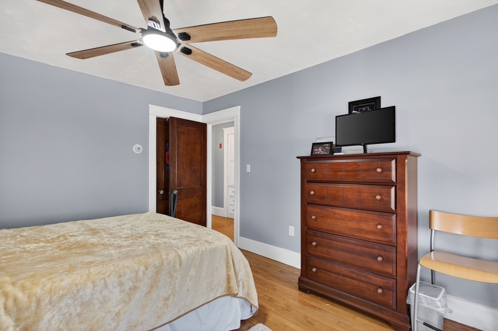 962 Pleasant Street Worcester, MA 01602 - Photo 16 of 32