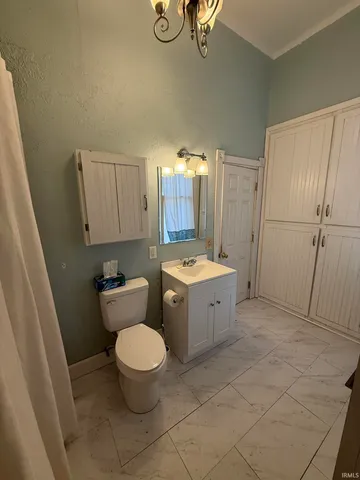 $124,900 | 304 North 10th Street, Vincennes, IN 47591