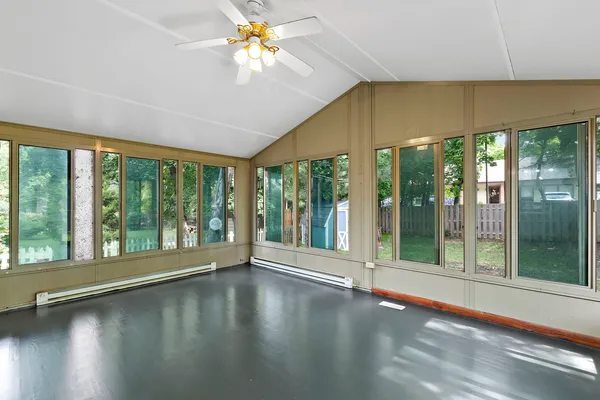 $365,000 | 7 Woodhead Drive, Lake Villa, IL 60046