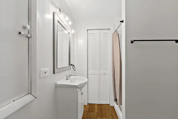 $365,000 | 7 Woodhead Drive, Lake Villa, IL 60046