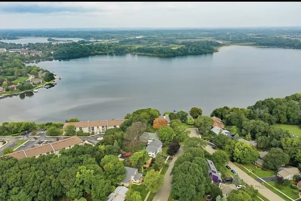 $365,000 | 7 Woodhead Drive, Lake Villa, IL 60046