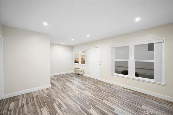 $2,050 | 2930 Fairmount Avenue, Unit B, La Crescenta, CA 91214