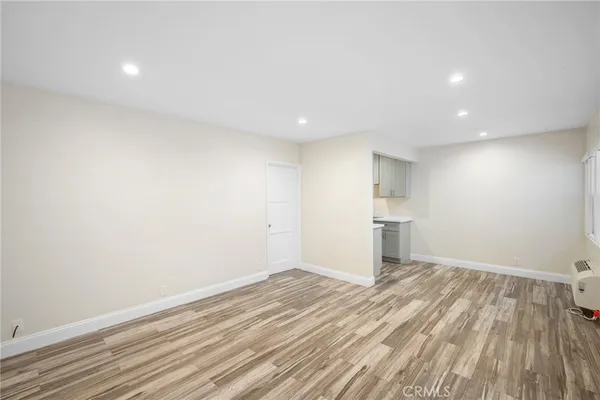 $2,050 | 2930 Fairmount Avenue, Unit B, La Crescenta, CA 91214