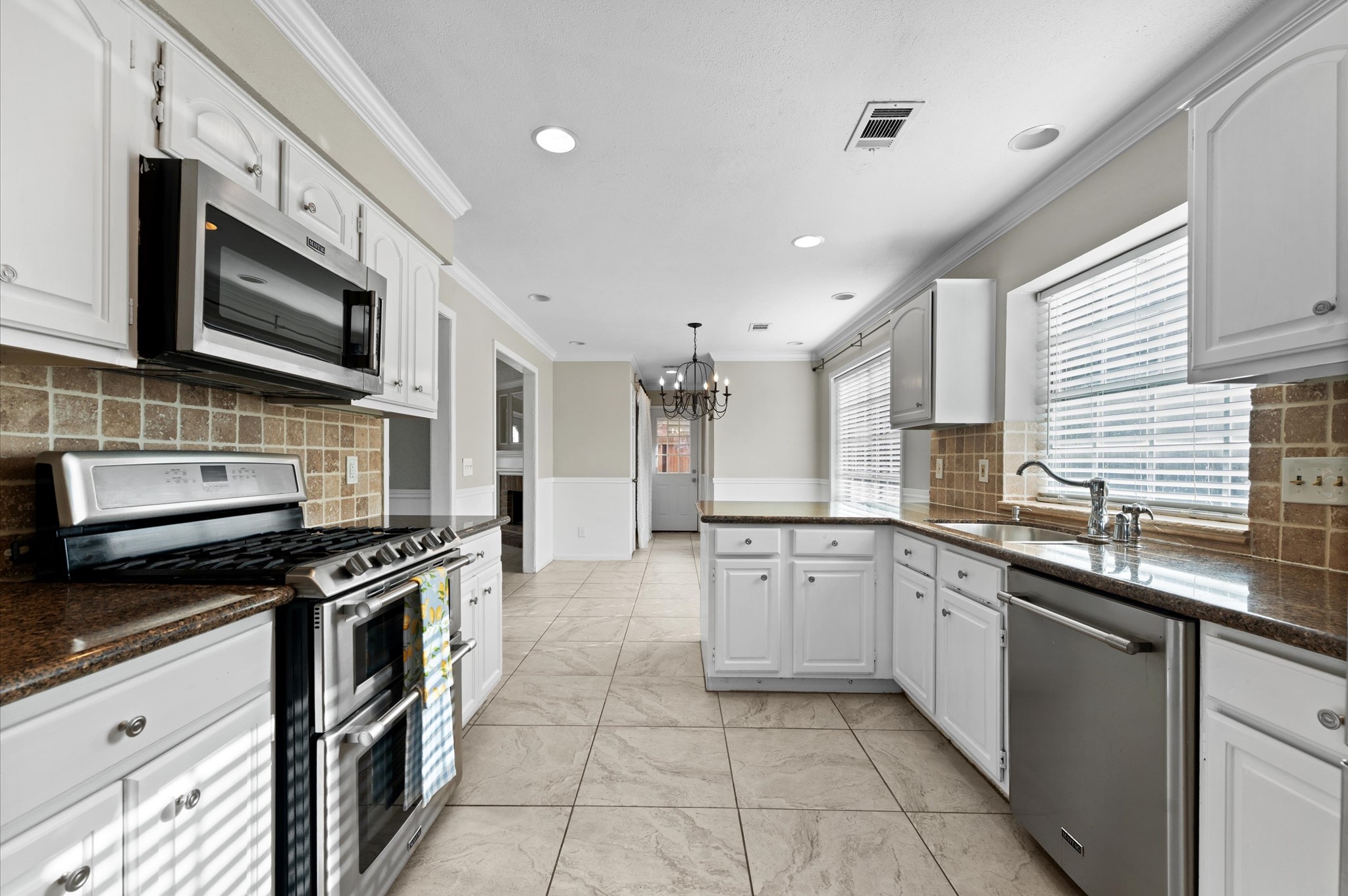 16338 Hickory Point Road Houston, TX 77095 - Photo 10 of 47 Gallery Image 10