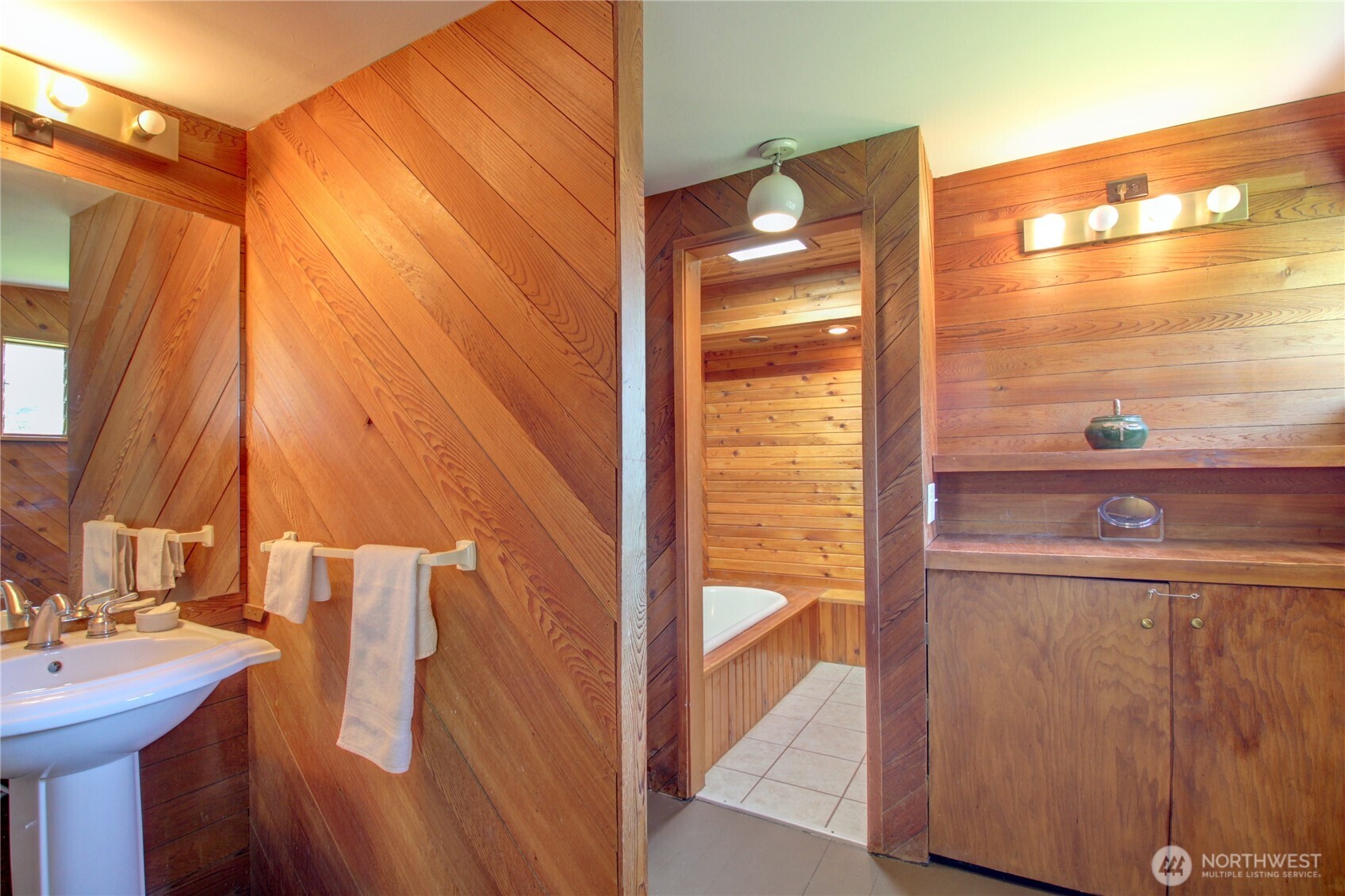 4607 Anaco Beach Road Anacortes, WA 98221 - Photo 17 of 33