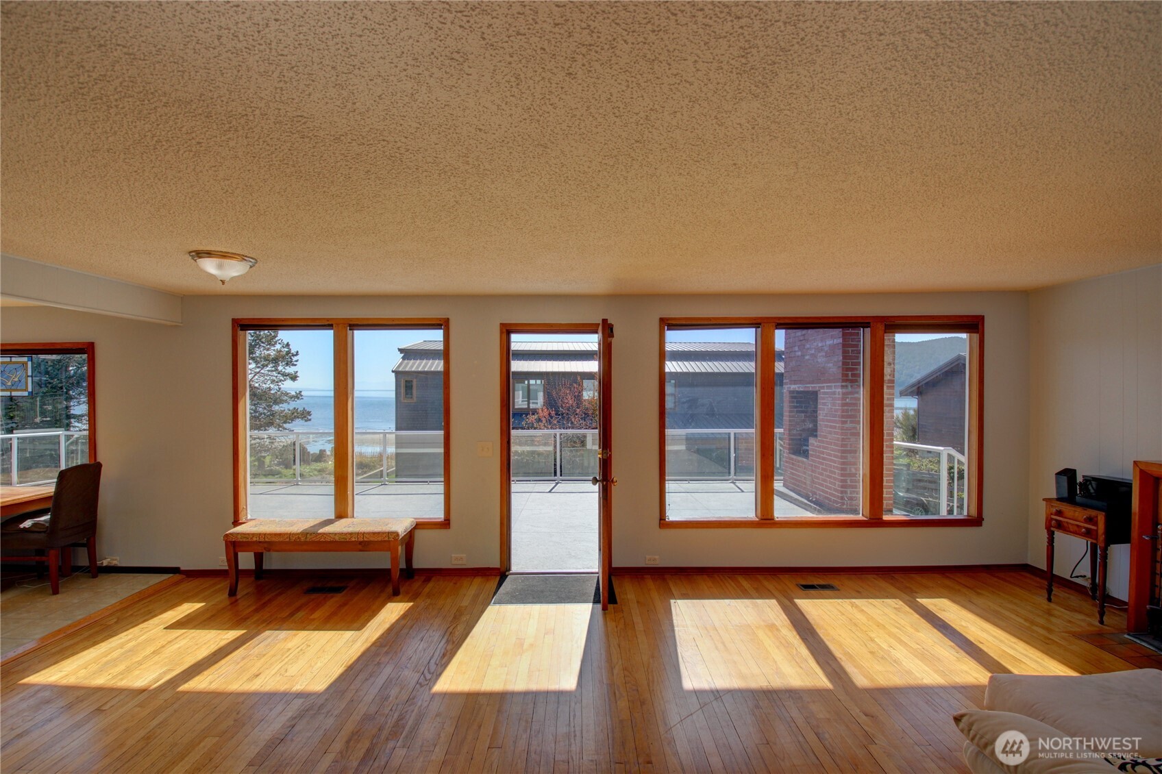 4607 Anaco Beach Road Anacortes, WA 98221 - Photo 4 of 33