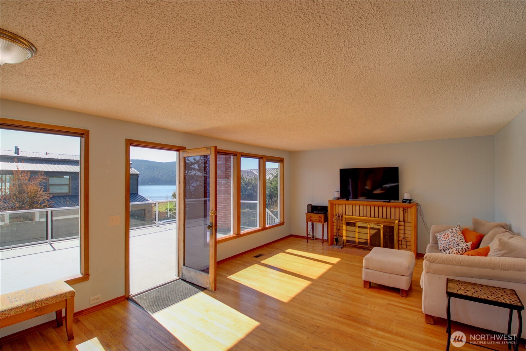 4607 Anaco Beach Road Anacortes, WA 98221 - Photo 9 of 33