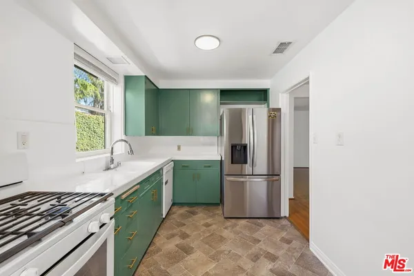 $6,500 | 14529 Greenleaf Street, Sherman Oaks, CA 91403