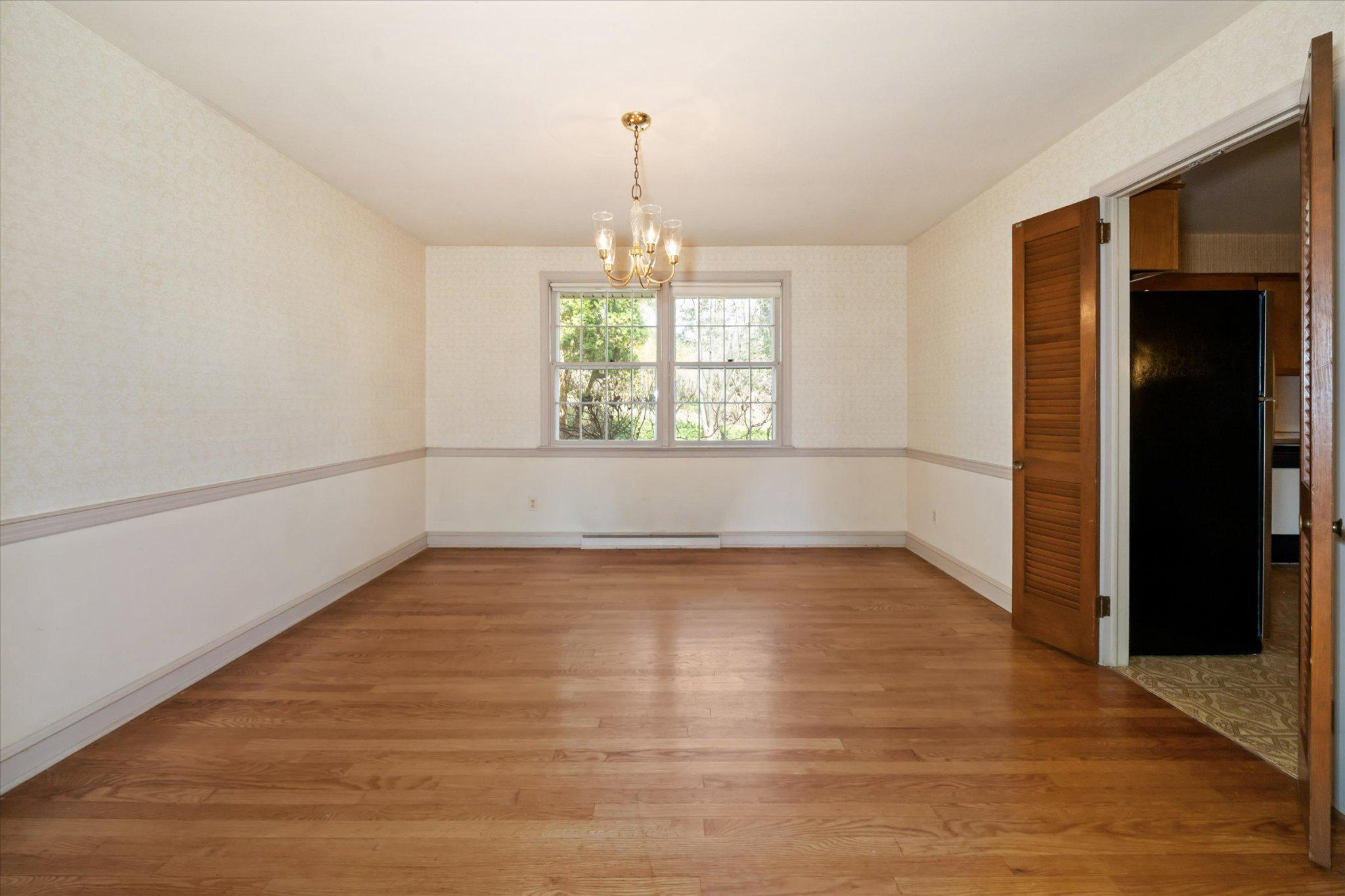 859 Yorklyn Road Hockessin, DE 19707 - Photo 7 of 28 Spacious Dining Room