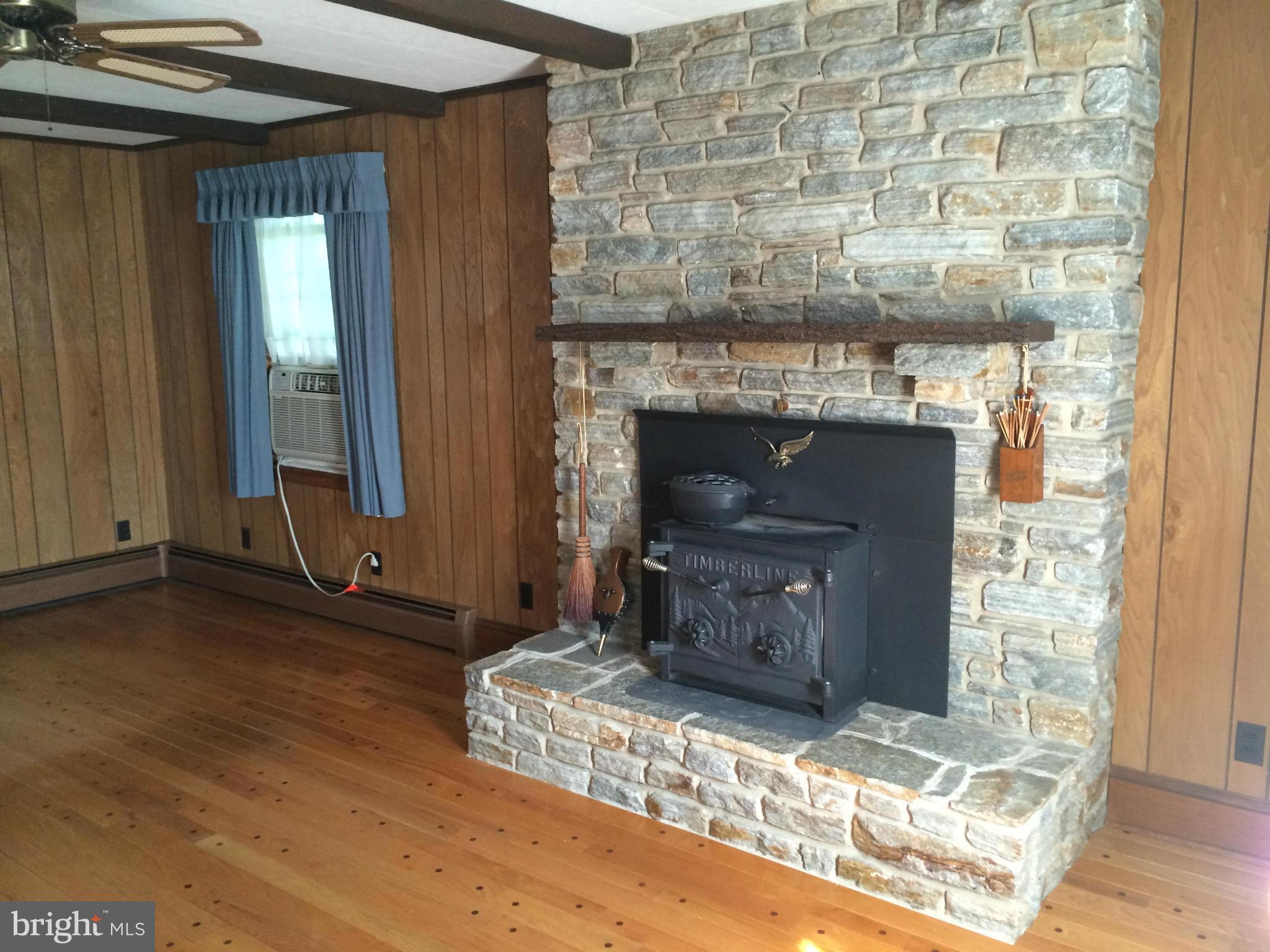 802 Long Corner Road Mount Airy, MD 21771 - Photo 13 of 30 Family Room