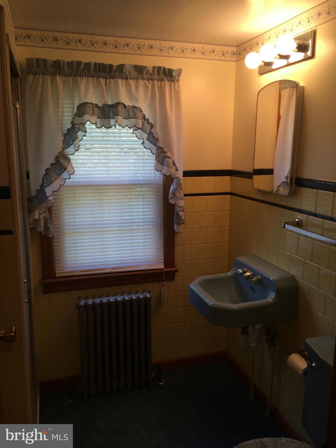 802 Long Corner Road Mount Airy, MD 21771 - Photo 21 of 30 Upper Level Bath
