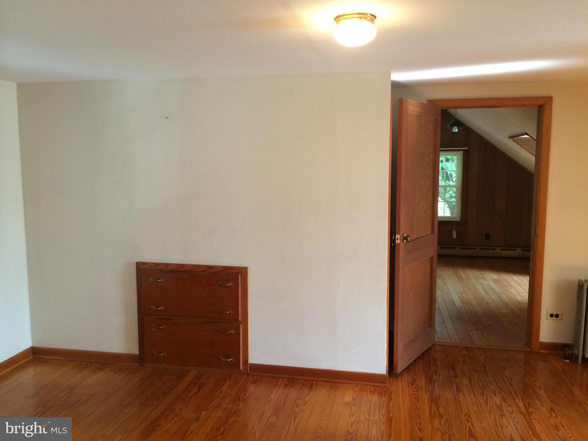 802 Long Corner Road Mount Airy, MD 21771 - Photo 23 of 30 Upper Level Bedroom 2