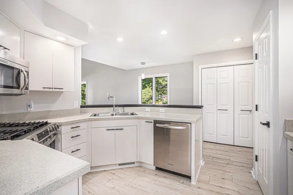 $438,000 | 1721 Fountainview Court Southeast, Caledonia, MI 49316