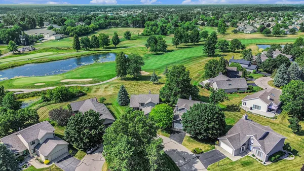 $438,000 | 1721 Fountainview Court Southeast, Caledonia, MI 49316