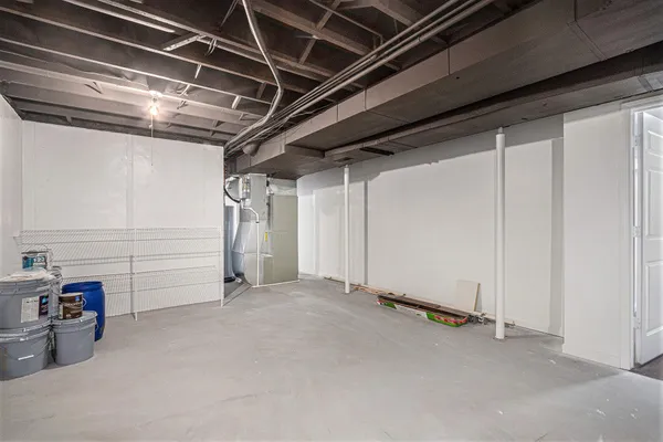 $438,000 | 1721 Fountainview Court Southeast, Caledonia, MI 49316