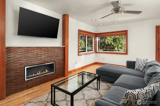 $999,950 | 5217 5th Avenue Northeast, Seattle, WA 98105