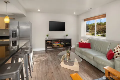 $999,950 | 5217 5th Avenue Northeast, Seattle, WA 98105