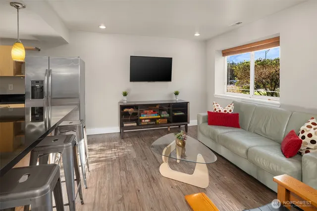 $999,950 | 5217 5th Avenue Northeast, Seattle, WA 98105