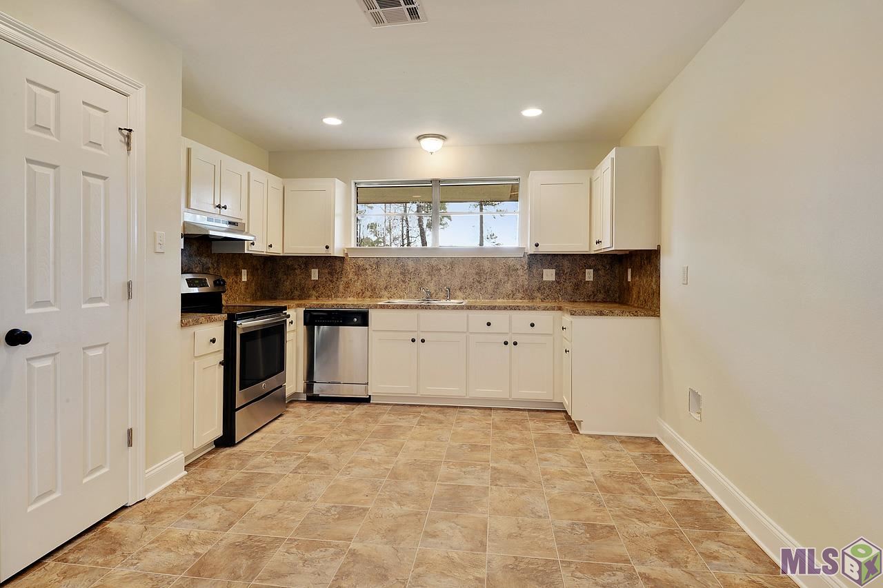 12135 Sullivan Road Central, LA 70818 - Photo 3 of 10